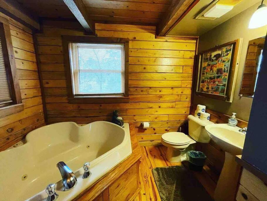 The Loft At Bear Mountain Log Cabins Eureka Springs Exterior foto